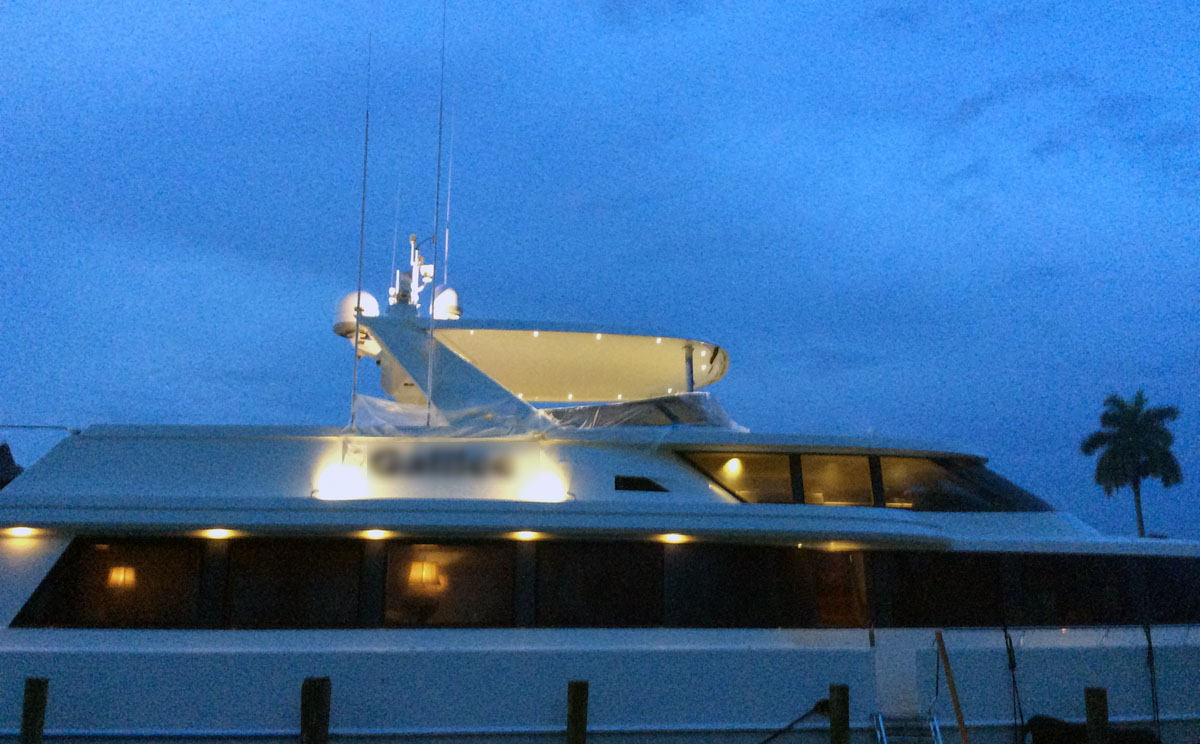 Motor Yacht with Dr. LED's Lights